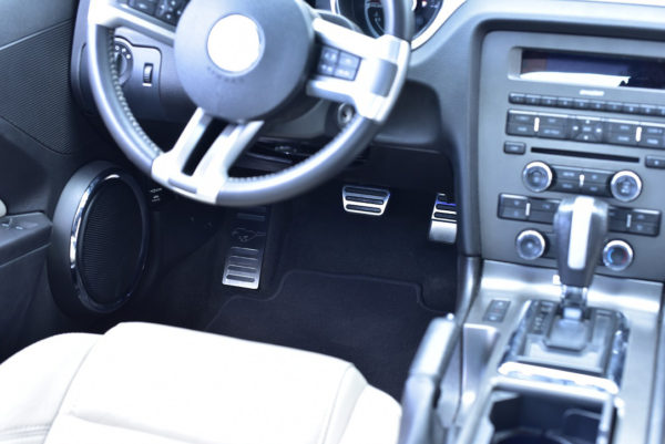 FORD MUSTANG FOOTREST - - Quality interior & exterior steel car accessories and auto parts