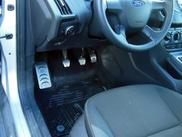 FORD FOCUS MK3 PEDALS AND FOOTREST - Quality interior & exterior steel car accessories and auto parts