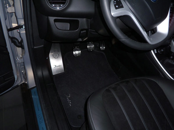 LANCIA DELTA PEDALS AND FOOTREST - Quality interior & exterior steel car accessories and auto parts