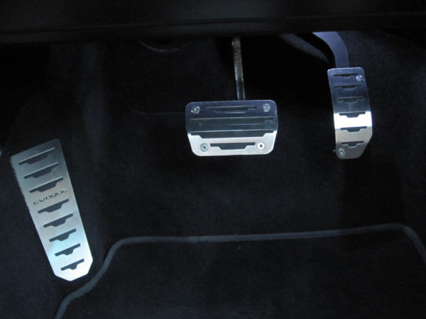 RANGE ROVER EVOQUE PEDALS AND FOOTREST - Quality interior & exterior steel car accessories and auto parts