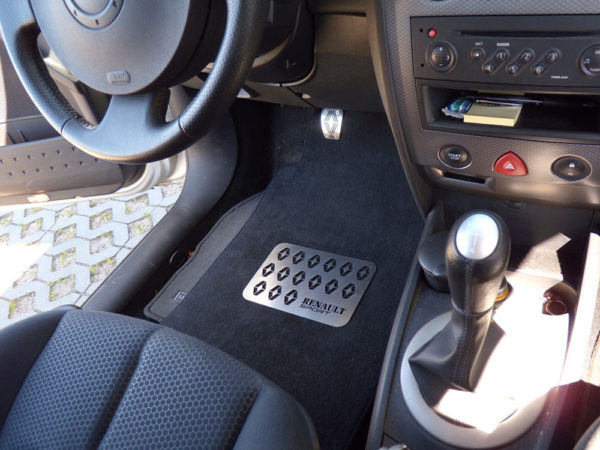 RENAULT FLOOR MAT COVER - Quality interior & exterior steel car accessories and auto parts