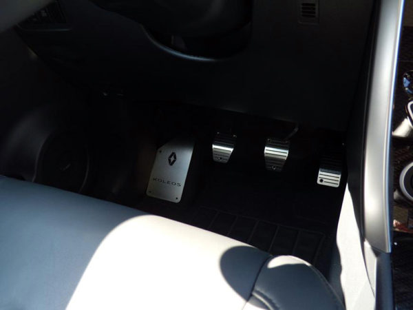 RENAULT KOLEOS PEDALS AND FOOTREST - Quality interior & exterior steel car accessories and auto parts
