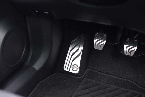 NISSAN QASHQAI II PEDALS AND FOOTREST - Quality interior & exterior steel car accessories and auto parts