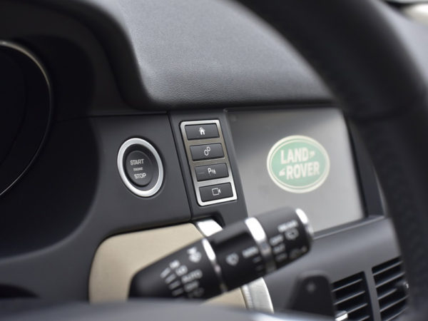 LAND ROVER DISCOVERY SPORT SCREEN CONTROLS COVER - Quality interior & exterior steel car accessories and auto parts