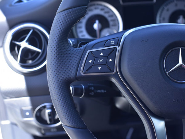 MERCEDES A GLA WHEEL CONTROLS COVERfotka: - Quality interior & exterior steel car accessories and auto parts