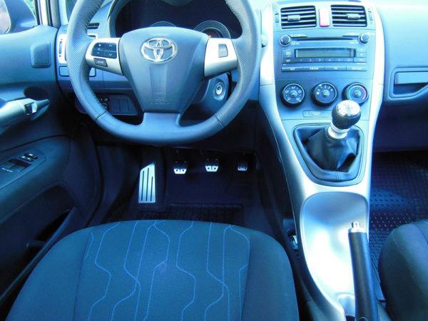 TOYOTA AURIS PEDALS AND FOOTREST - Quality interior & exterior steel car accessories and auto parts