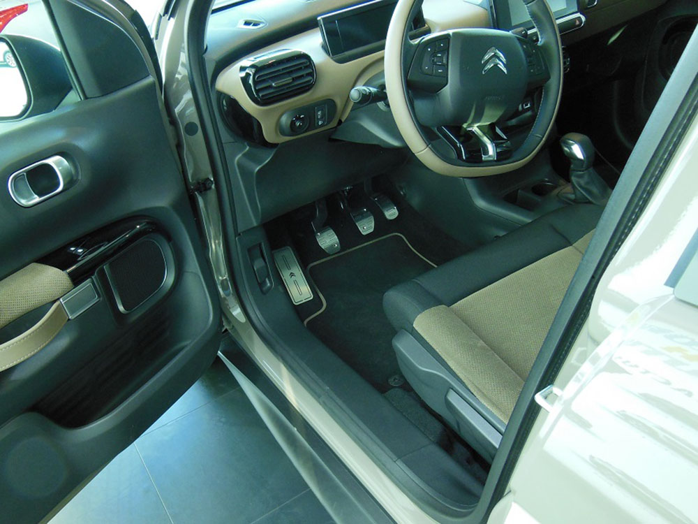 Citroen C4 Cactus Pedals And Footrest - Autocovr | Quality Crafted Automotive Steel Covers