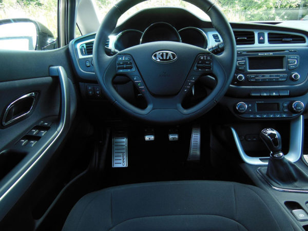 KIA CEED PEDALS AND FOOTREST - Quality interior & exterior steel car accessories and auto parts