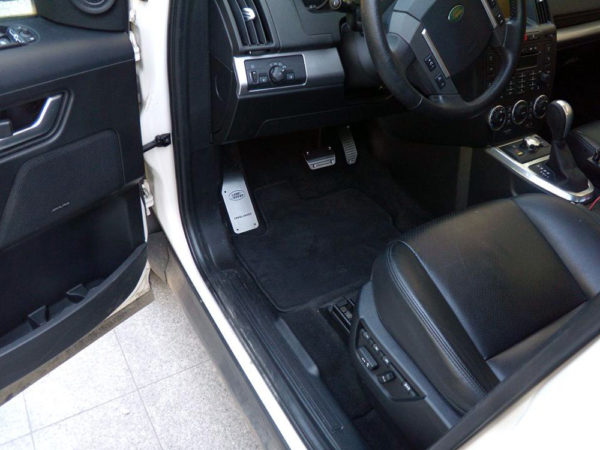 LAND ROVER FREELANDER PEDALS AND FOOTREST - Quality interior & exterior steel car accessories and auto parts