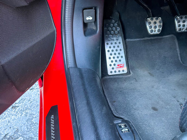 HONDA CIVIC Si IX 9TH GEN FG4 FB6 FOOTREST - Quality interior & exterior steel car accessories and auto parts crafted with an attention to detail.